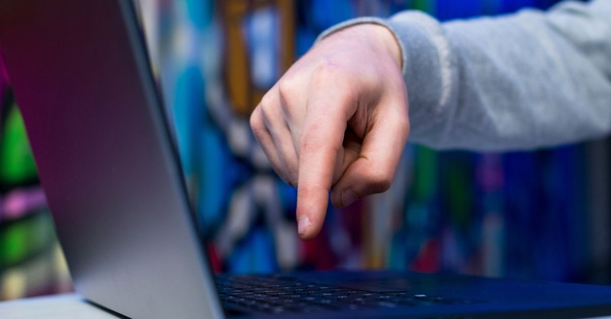 how to access desktop from Steam Link 